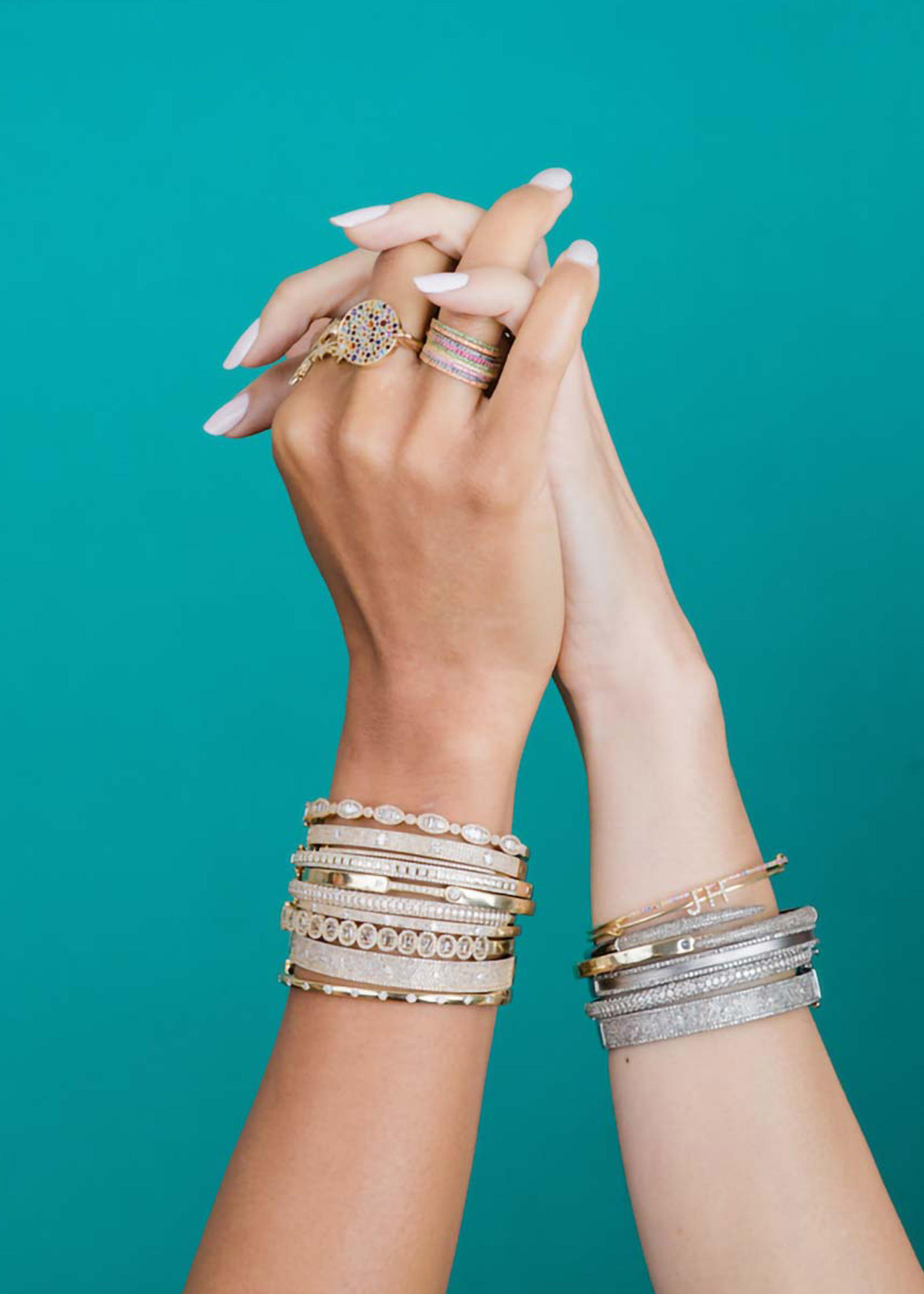 jen-hansen-hands-intertwined